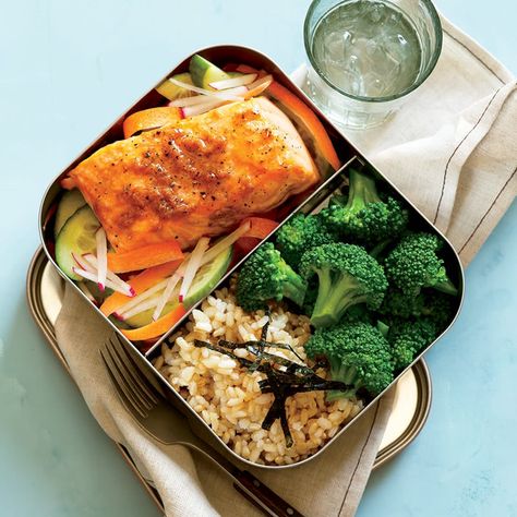 Bento Box Healthy, Salmon Bento, Bento Box Recipes, Box Recipes, Low Sodium Soy Sauce, Lunch To Go, Vegetable Peeler, Teriyaki Sauce, Salmon Fillets