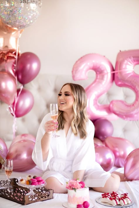 In Home Birthday Photo Shoot, 25th Birthday Parties, Birthday Goals, 21st Birthday Photoshoot, Cute Birthday Pictures, Birthday Ideas For Her, 28th Birthday, 29th Birthday, Glam Photoshoot