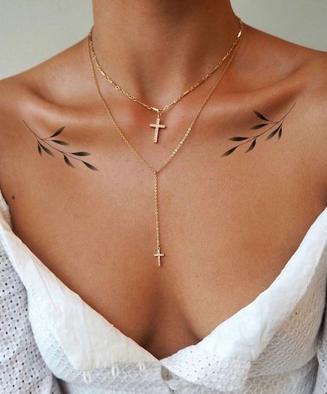 Hippe Piercings, Girl Finger Tattoos, Tato Minimal, Small Finger Tattoos, Bone Tattoos, Inspiration Tattoos, Cute Little Tattoos, Tiny Tattoo, Cute Small Tattoos