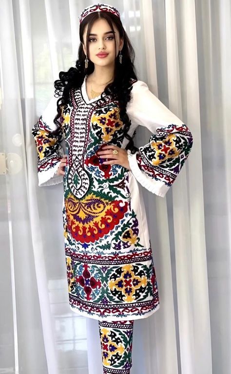 Tajiki Dress, Borders Design, Wallpaper Abstract, Digital Borders Design, Fashion Mistakes, Traditional Dress, Style Mistakes, 10 Pounds, Border Design