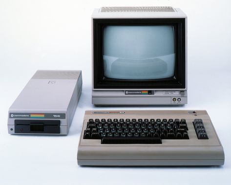 Commodore Computers, Alter Computer, First Computer, Bubble Popping, Computer Love, Old Computer, School Computers, Commodore 64, Computer History