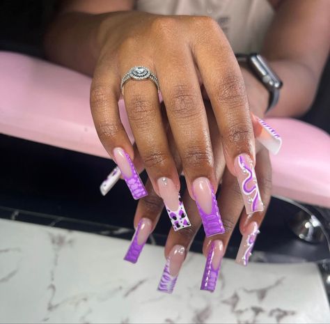 Light Purple Long Nails, Grade Nails, Gucci Nails, Nail Designs Ideas, Girly Acrylic, Purple Acrylic Nails, Red Acrylic Nails, Hard Nails, Purple Nail Designs