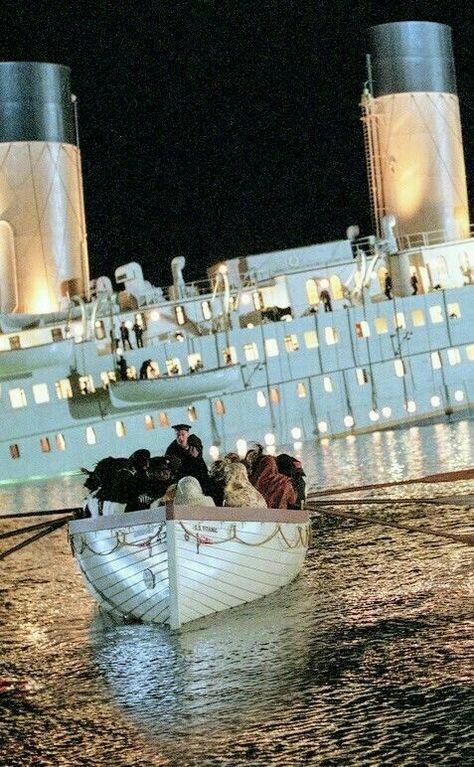 Titanic Titanic Behind The Scenes, Real Titanic, Titanic Sinking, Titanic 1997, Gambar One Direction, Titanic History, Titanic Ship, Titanic Movie, Rms Titanic