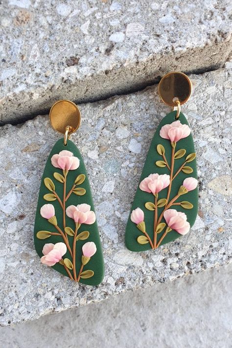 Polymer Clay Earrings Flowers, Floral Polymer Clay Earrings, Polymer Clay Art Jewelry, Green Polymer Clay Earrings, Flower Polymer Clay Earrings, Green Earring, Polymer Clay Embroidery, Polymer Clay And Resin, Polymer Clay Flower Jewelry