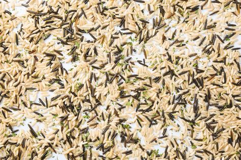 Make your own long grain and wild rice side dish mix so you can have a delicious side dish on the table in minutes. Wild Rice Mix Recipes, Wild Rice Side Dish, Long Grain And Wild Rice, Wild Rice Blend, Creamy Dipping Sauce, Wild Rice Recipes, Rice Side, Homemade Mixes, Rice Mix