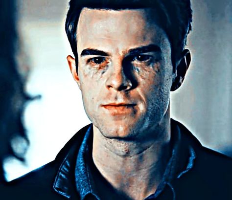 Kol Mikaelson Vampire Face, Vampire Face, Nathaniel Buzolic, The Mikaelsons, Kol Mikaelson, Vampire Diaries The Originals, Vampire Diaries, The Originals, Fictional Characters