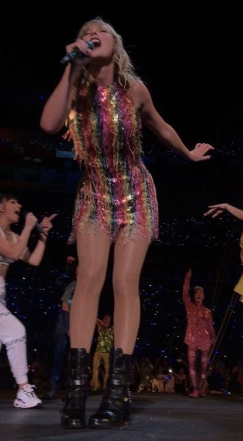 Taylor Swift Lover Tour, Taylor Tour Outfits, Taylor Swift Music Video Outfits, Taylor Eras Tour Outfits, Taylor Concert Outfit, Reputation Era Outfits, Taylor Swift Midnights Era, Taylor Swift Eras Tour Outfits, Taylor Swift Tour