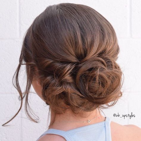 50 Wonderful Updos for Medium Hair to Inspire New Looks - Hair Adviser Updo Casual, Ikea Wedding, Loose French Braids, Wedding Hacks, Messy Hair Updo, Loose Updo, Prom Hair Updo, Teased Hair, Messy Updo