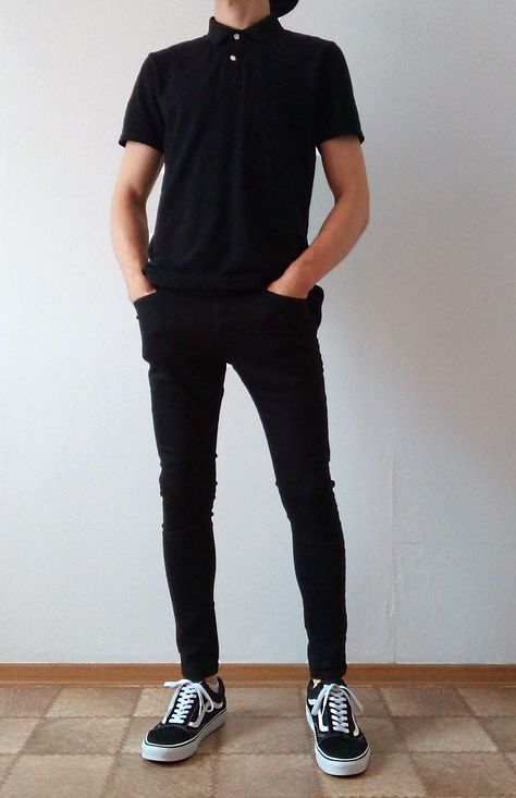 vans old skool black skinny jeans boys guys outfit | vans love #vans #vansoldskool #skinnyjeansboys Slip On Outfit, Tailor Pants, Mens Pants Fashion Casual, Outfit Vans, Vans Old Skool Black, Old Skool Black, Mens Fashion Urban, Streetwear Mens, Mens Pants Fashion