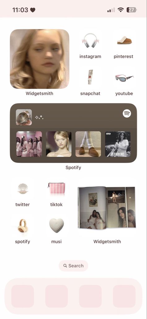 #homescreen #ios16 #gemmaward #layout #lanadelrey #victoriasecret #vsangels Angel Homescreen, Gemma Ward, Vs Angels, Phone Layout, Homescreen Layout, Phone Design, Phone Themes, Lana Del Rey, Ios