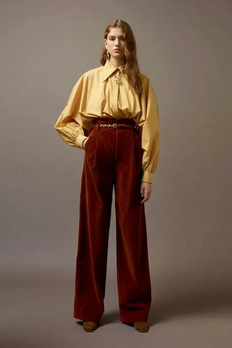 Brown Things, Edgy Dress, Wide Wale Corduroy, Fall Fashion Trends Women, Women Fashion Edgy, Alberta Ferretti, Indie Fashion, Pantalon Large, Fashion Show Collection