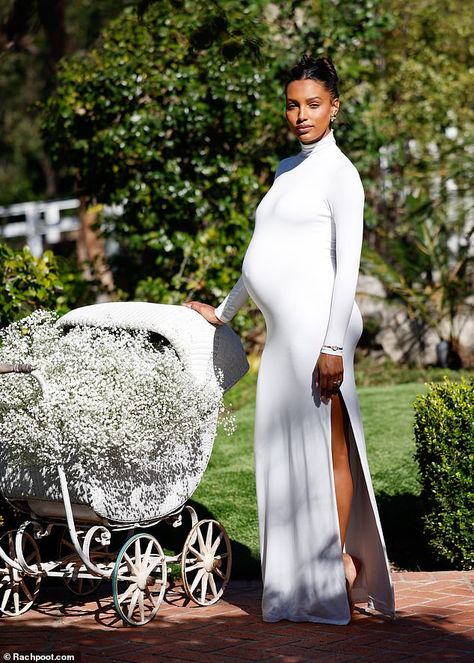 Jasmin Tookes, Loose Chignon, Flattering Maxi Dress, Cute Pregnancy Pictures, Pregnancy Bump, Jasmine Tookes, Pregnancy Looks, Future Mom, Pregnant Woman