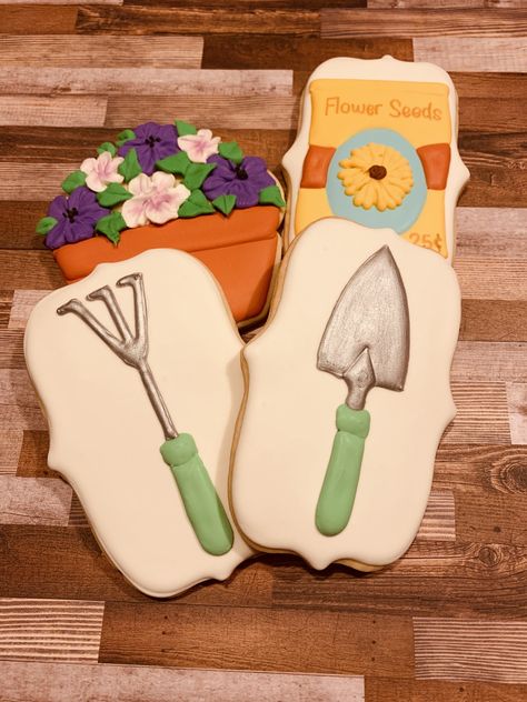 Gardening Cookies Decorated, Farmer Cookies, Gardening Cookies, Gardening Cake, Decorator Cookies, Specialty Cookies, Teacher Cookies, Garden Cookies, Cookie Shapes