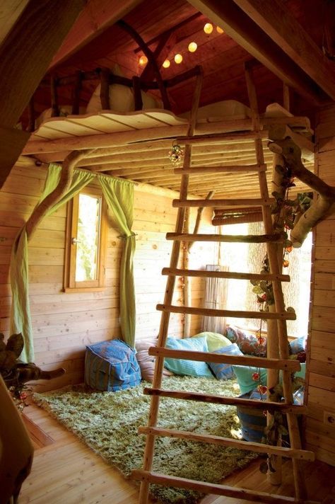 Tree House Interior, Beautiful Tree Houses, Koti Diy, Tree House Plans, Tree House Diy, Tree House Kids, Cool Tree Houses, Tree House Designs, House Loft