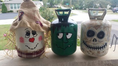 Painted propane tanks Helium Tank Projects, Painted Propane Tanks, Cute Paint Ideas, Propane Tank Art, Painted Cans, Dad Crafts, Propane Tanks, Propane Cylinder, Tank Art