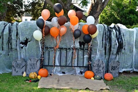 Halloween Backdrop Photobooth, Halloween Theme Wedding, Halloween Party Photo Booth, Halloween Backdrops, Party Photo Booth Backdrop, Canadian Style, Floating Ghosts, Halloween Party Photo, Halloween Photo Booth