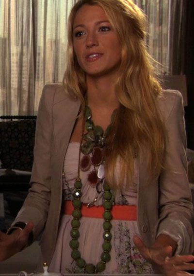 5x03. Givenchy fading lapel blazer, Twelfth Street by Cynthia Vincent montego shirred corset mini dress, Siman Tu chunky stone necklace, M.C.L. by Matthew Campbell chain necklace with rings, Stephen Dweck long necklace, Oscar de la Renta carved stoned cuff Gossip Girl Jewelry, Necklaces For Girlfriends, Couples Necklaces, Blake Lively Family, Relationship Necklaces, Chunky Stone Necklace, Girlfriend Necklace, Pandora Gift