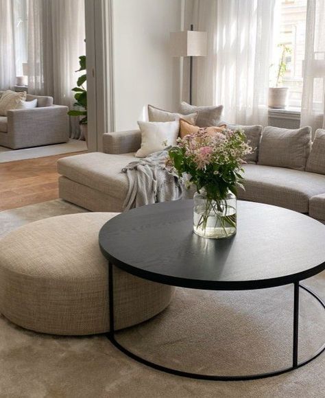 Living Room Nesting Coffee Table, Coffetable Interior, Coffee Table With Ottoman, Open Space Living Room, Makeup Studio Decor, Round Center Table, Modern Apartment Living Room, Beige Living Rooms, I Like That