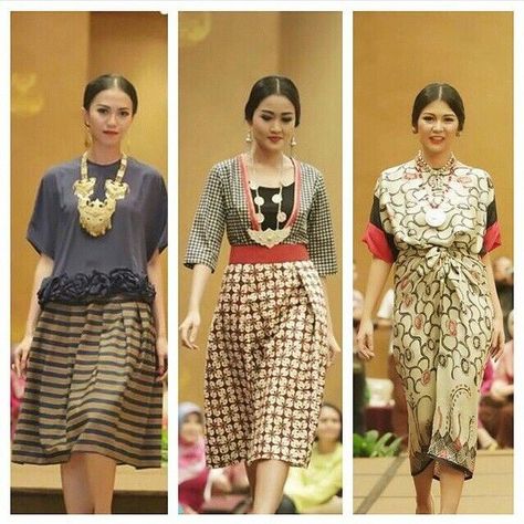 Batik Simple, Indonesian Dress, Batik Ikat, Fashion Batik, Blus Batik, Indonesian Fashion, Batik Skirt, Batik Kombinasi, Batik Clothing