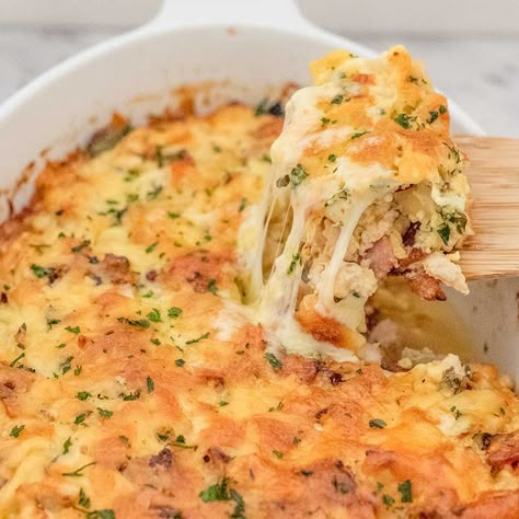 Keto Chicken & Bacon Casserole – Easy Ground Chicken Recipe Keto Ground Chicken Recipes, Keto Ground Chicken, Ground Chicken Casserole, Ground Chicken Recipe, Chicken Bacon Casserole, Keto Supper, Bacon Casserole Recipes, Keto Chicken Bacon, Keto Entrees