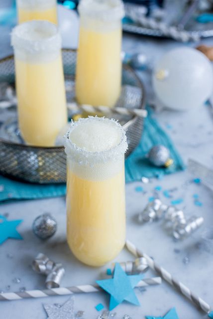 Pineapple Coconut Champagne Cocktail www.pineappleandcoconut.com #NewYears #Cocktail by PineappleAndCoconut, via Flickr New Years Eve Drinks, New Year's Drinks, Apricot Brandy, New Years Cocktails, Champagne Recipes Cocktails, Champagne Drinks, New Year's Eve Recipes, Champagne Cocktail, Pineapple Coconut