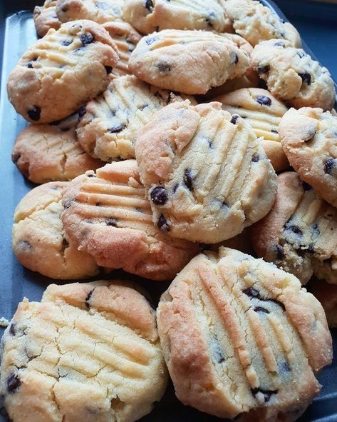 Healthy Cookies For Kids, Healthier Cookies, Delicious Chocolate Chip Cookies, Healthy Mummy Recipes, Healthy Biscuits, Delish Cakes, Mummy Recipes, Healthy Cookie, Healthy Mummy