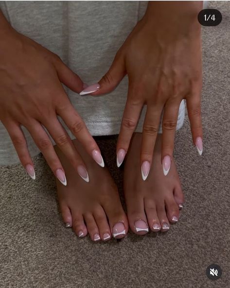 Classy Almond Nails, Gel Toe Nails, Summery Nails, Girly Acrylic Nails, Glow Nails, Classy Acrylic Nails, Almond Acrylic Nails, Nails Only, Square Acrylic Nails