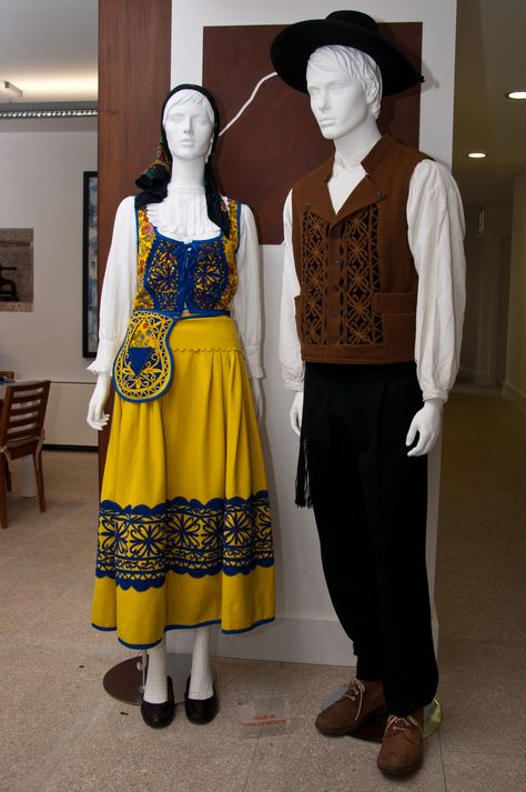 Portuguese Clothes, Portuguese Clothing, Costumes For Dance, Folk Clothing, My Love, Victorian Dress, Embroidery, Clothes