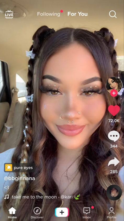 Hair and makeup inspo for summer/ festival time! Hairstyles For A Concert, Makeup Routine Guide, Festival Hairstyles, Festival Make Up, Concert Hairstyles, Outdoor Festival, Simple Hairstyles, Makeup And Hair, Festival Hair