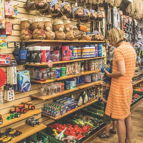 Souvenir Shop Aesthetic, Souvenir Shop Ideas, Souvenir Shop Interior, Beach Shop Aesthetic, Beach Shop Design, Beach Souvenir Shop, Diy Cement Candle Holders, Florida Shopping, St Armands Circle