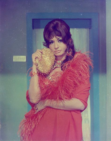 Happy Birthday Helen!. Helen, a great beauty and a fabulous… | by Bollywoodirect | Medium Helen Bollywood, 70s Actresses, 70s Bollywood, Retro Cinema, Indian Retro, Ghost Train, Bollywood Retro, Bollywood Pictures, Retro Bollywood