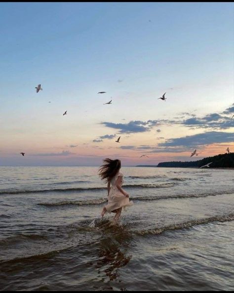 Girl In Nature, Freedom Beach, Sea Horizon, Beach Silhouette, Peaceful Evening, Sky And Sea, Ocean Horizon, Running On The Beach, Peace Illustration