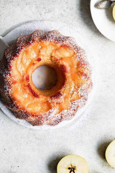 Apple Bunt Cake, Apple Yogurt Cake, Yogurt Bundt Cake, Frozen Yogurt Cake, Spring Baking Recipes, French Yogurt, French Yogurt Cake, Apple Yogurt, Moist Apple Cake