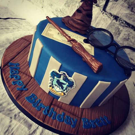 Harry Potter cake #harrypotter #ravenclaw #cake #birthday #potter Raven Claw Cake, Harry Potter Ravenclaw Cake, Harry Potter Cake Ravenclaw, Ravenclaw Birthday Cake, Hp Cakes, Harry Potter Birthday Meme, Gateau Harry Potter, Harry Potter Theme Birthday, Harry Potter Birthday Cake