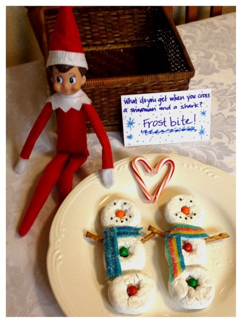 Elf on the shelf makes donut snowmen for breakfast! Plus a joke for my son's (4 year old) love of humor Elf On The Shelf White Donut Ideas, Elf On The Shelf Donuts Powdered Sugar, Doughnut Elf On The Shelf, Elf On The Shelf Doughnut Ideas, Elf On The Shelf Donut Ideas, Awesome Elf On The Shelf Ideas, Sugar Donut, Elf Activities, Xmas Elf