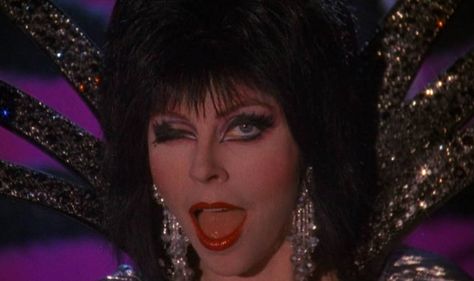 Screen capture "Elvira Mistress of the dark" Elvira Gif, Runaway Train, Cassandra Peterson, Elvira Mistress Of The Dark, Rock Queen, Porcelain Skin, Hollywood Glamour, Old Hollywood, Movie Stars