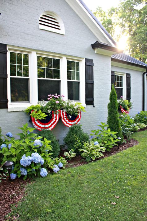 Patriotic Decor Ideas, Bunting Decor, Patriotic Home Decor, Exterior Gray Paint, Patriotic Bunting, Flower Containers, 4th Of July Parade, Front Yard Design, Fourth Of July Decor