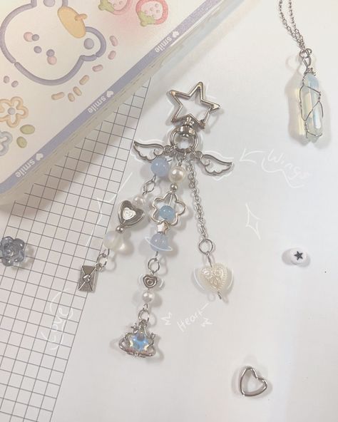 An essential accessory that fulfills all of your "keychain needs". Sold Out Aesthetic, Cute Acrylic Keychains, Keychain Inspo Aesthetic, Easy Keychains Diy, Decoden Keychain, Cute Items To Buy, Cute Keychain Ideas, Aesthetic Stuff To Buy, Cute Keychain Aesthetic