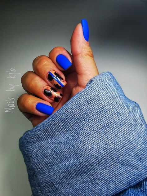 Nail Design On Blue Nails, Nail Art On Square Nails, Tabitha Brown Nails, Royal Blue And Orange Nails, Square Gel Nail Designs, Nails For Concert, Cute Homecoming Nails, Early 2000s Nail Designs, At Home Nail Designs