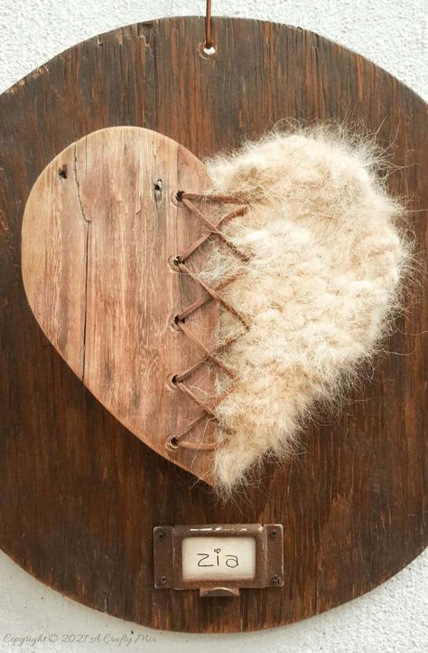 Dog Hair Crafts, Pet Hair Memorial Ideas, Cat Keepsake Ideas, Dog Hair Keepsake, Pet Hair Keepsake, Horse Hair Keepsakes Diy, Crafting With Cat Hair, Pet Hair Resin, Pet Shed