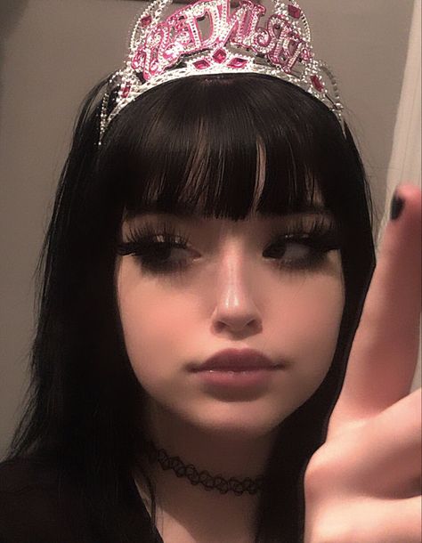 Softgoth Aesthetic, Emo Girl Wallpaper, Emo Girl Aesthetic, E Girl Hairstyles, Alt Girl Aesthetic, Uwu Girl, Alternative Girl, Edgy Girls, E Girl Aesthetic