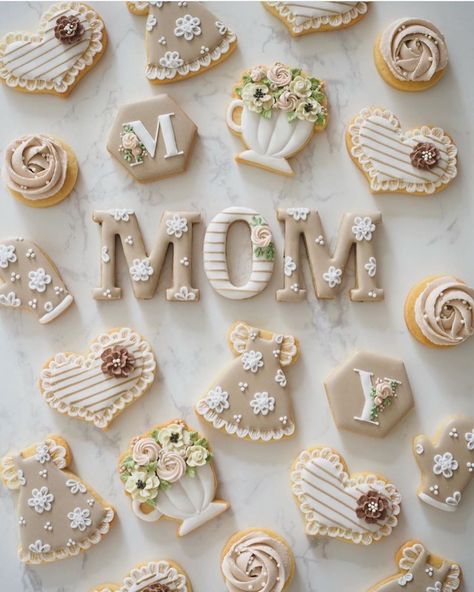 The Sweetest Creation on Instagram: “Happy Mother’s Day 🕊🌿 Mother's Day is a celebration honoring the mother of the family, as well as motherhood, maternal bonds, and the…” Mothers Cookies, Cake Decorating Icing, Sugar Cookie Royal Icing, Bakery Shop, Happy Mother, Icing Cookies, Royal Icing Cookies, Sugar Cookies Decorated, Decorated Cookies