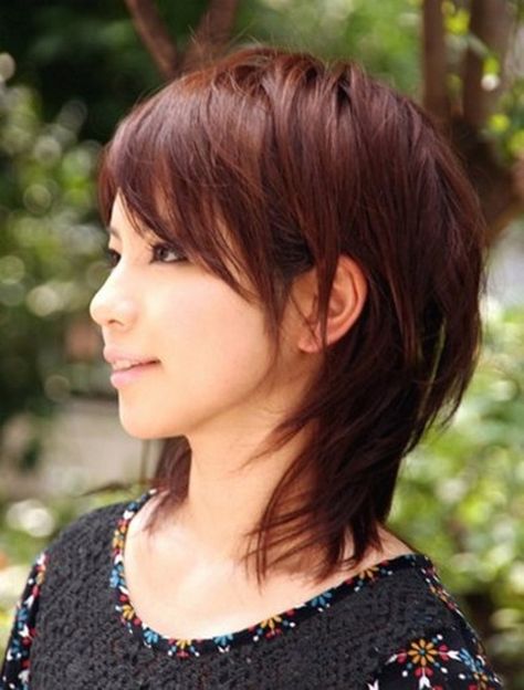 How to Get the Korean Medium Haircut Look | Asian Hairstyle by Makeup Tutorials at http://www.makeuptutorials.com/medium-haircuts-shoulder-length-hair Medium Asian Hair, Layered Haircuts For Women, Layered Hair With Bangs, Medium Layered Hair, Hair Styles 2014, Short Layered, Short Layered Haircuts, 짧은 머리, Short Hair With Layers