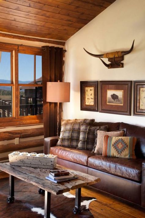 Enchanting Lodge & Spa at Brush Creek Ranch Bunkhouse Ideas, Ranch Retreat, Saratoga Wyoming, Lodge Style Decorating, Western Living Room Decor, Ranch Property, Hannah Design, Rustic Family Room, Montana House