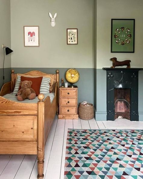 Farrow & Ball (@farrowandball) • Instagram photos and videos Card Room Green Farrow And Ball, Farrow And Ball Bedroom, Green Color Names, Card Room Green, Card Room, Oval Room Blue, Room Green, Colour Story, Colour Consultant