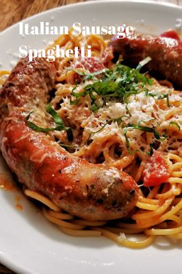 Italian Sausage Spaghetti, Creamy Cheesy Pasta, Oven Roasted Cauliflower, Italian Sausages, Honey Bbq Sauce, Sausage Spaghetti, Food Italian, Italian Sausage Recipes, Spaghetti Casserole