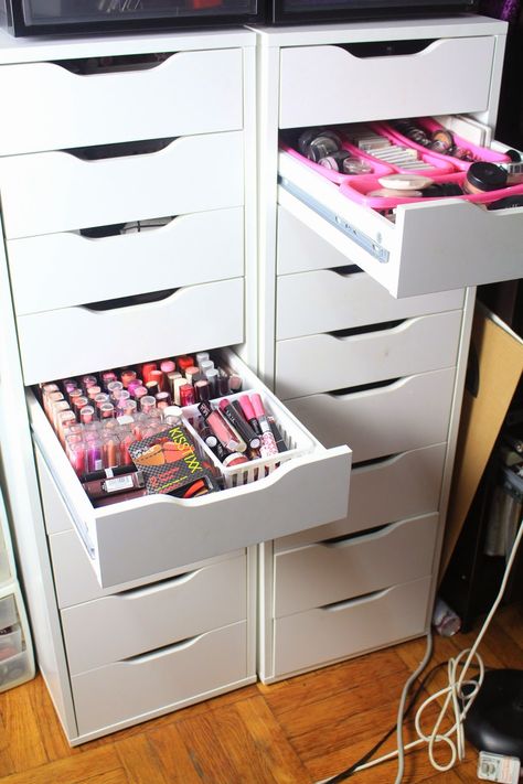 Ikea Lights, Makeup Storage Ideas, Ikea Makeup, Alex Drawers, Makeup Collection Storage, Rangement Makeup, Lights Makeup, Ikea Alex Drawers, Storage Ikea