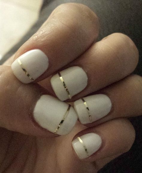 Nails With Gold Line Design, Hoco Nail Designs, Chill Nails, Homecoming Nail Ideas, Nails With Stripes, White And Gold Nails, Bridesmaid Nails, White Nails With Gold, Hoco Nails