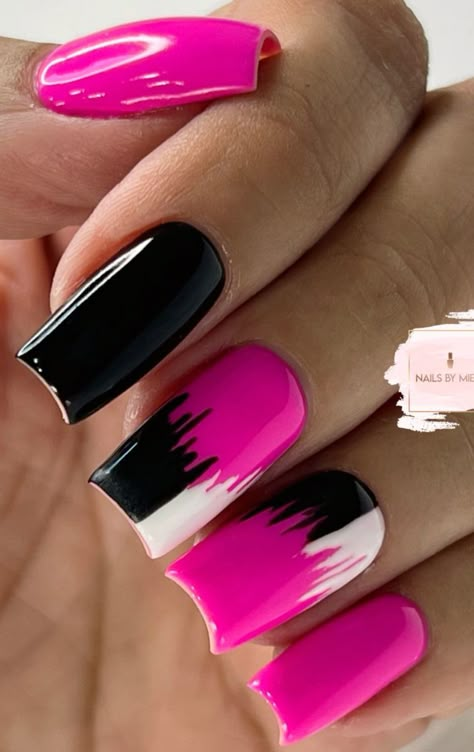 Short Builder Gel Nails Design, Pink And Black Nail Designs, Nails Black Pink, Rocker Nails, Nail Designs Hot Pink, Black White Nail Art, Pink Black Nails, Glitter Nails Art, Art Nails Acrylic