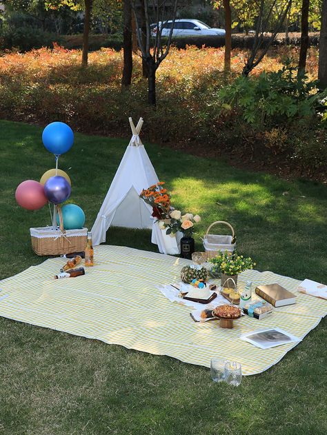 Multicolor Modern   Polyester Gingham Picnic Mats Embellished   Outdoor & Garden Picnic Decorations Outdoor, Outdoor Birthday Party Ideas For Kids, Toddler Picnic, Picnic Bday, Picnic Photos, Colorful Picnic, Gingham Picnic, Picnic Birthday Party, Baby Birthday Decorations